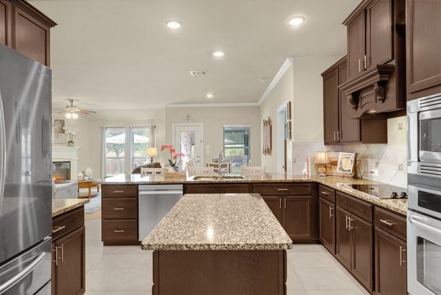 502 Royal Oaks Lane, Oak Point, TX 75068
