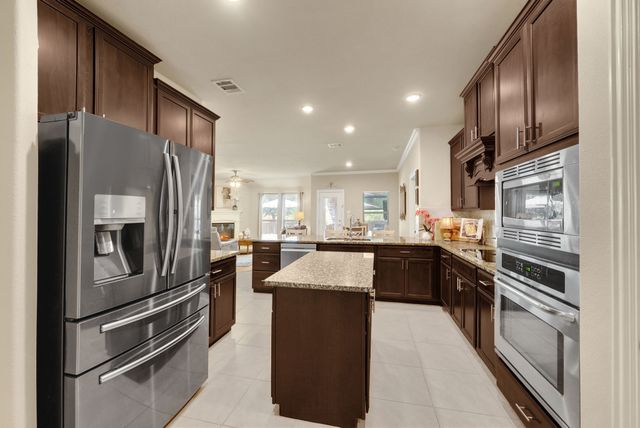502 Royal Oaks Lane, Oak Point, TX 75068