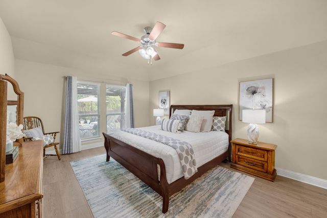 502 Royal Oaks Lane, Oak Point, TX 75068