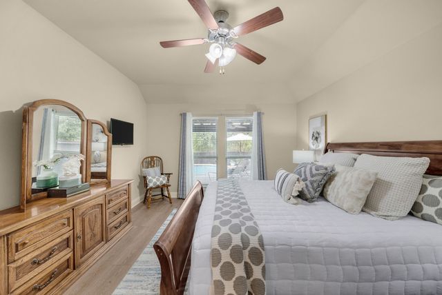 502 Royal Oaks Lane, Oak Point, TX 75068