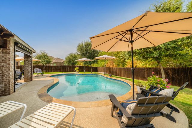 502 Royal Oaks Lane, Oak Point, TX 75068