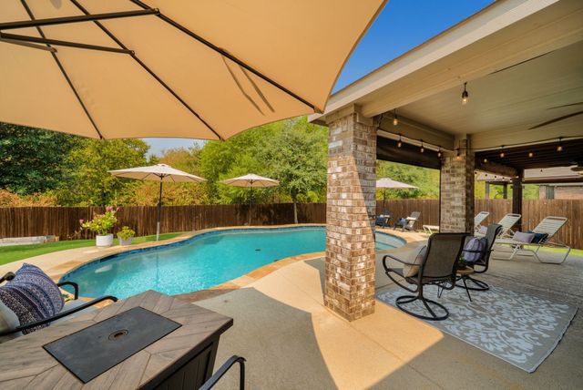 502 Royal Oaks Lane, Oak Point, TX 75068