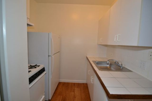 4241 N KENMORE Avenue 207, Chicago, IL 60613