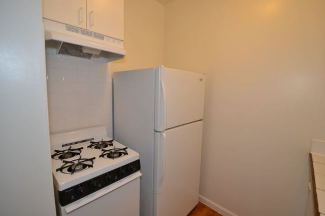 4241 N KENMORE Avenue 207, Chicago, IL 60613