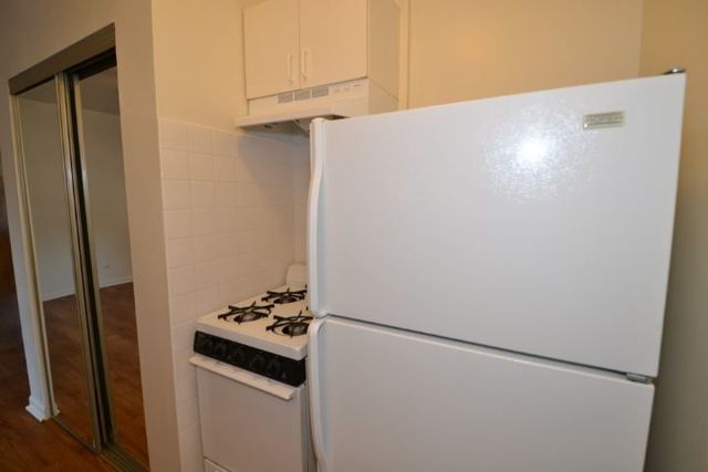 4241 N KENMORE Avenue 207, Chicago, IL 60613