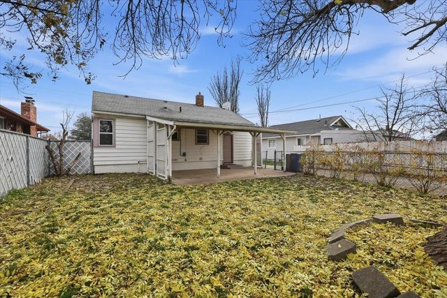 2607 N Crestline St, Spokane, WA 99207