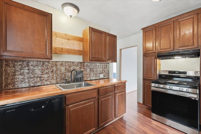 2607 N Crestline St, Spokane, WA 99207