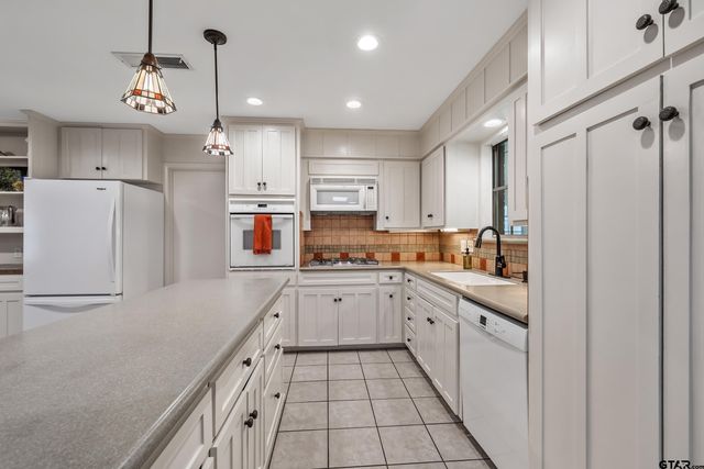 2220 Pollard Dr, Tyler, TX 75701