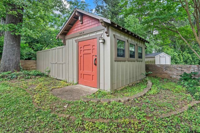 2220 Pollard Dr, Tyler, TX 75701