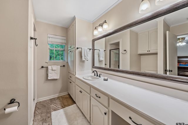 2220 Pollard Dr, Tyler, TX 75701