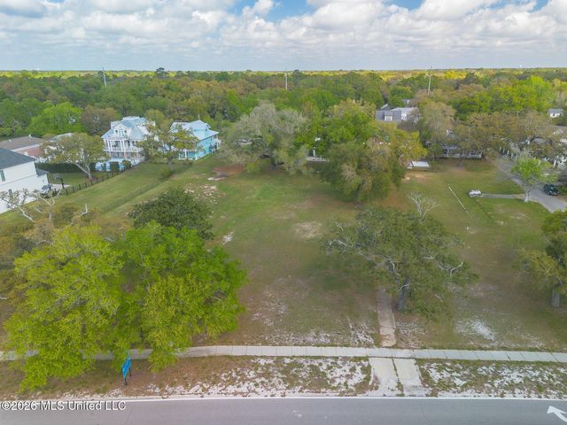 660 E Beach Boulevard, Gulfport, MS 39501