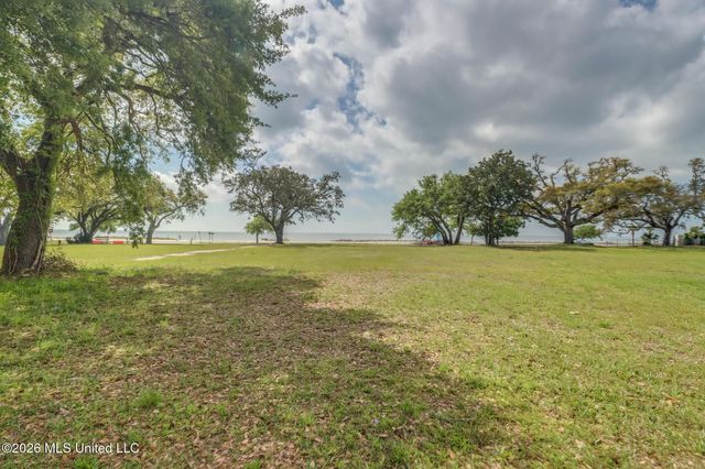 660 E Beach Boulevard, Gulfport, MS 39501