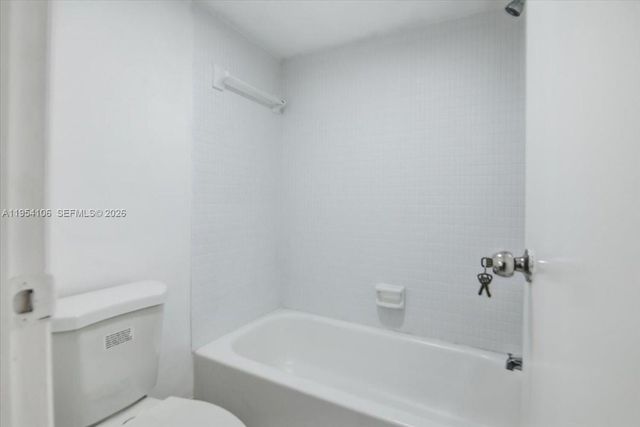 6101 N Falls Cir Drive 309, Lauderhill, FL 33319