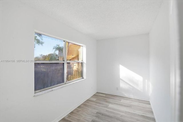 6101 N Falls Cir Drive 309, Lauderhill, FL 33319