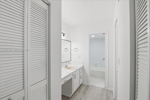 6101 N Falls Cir Drive 309, Lauderhill, FL 33319