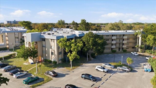 6101 N Falls Cir Drive 309, Lauderhill, FL 33319