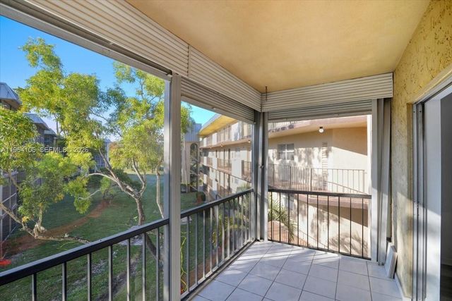 6101 N Falls Cir Drive 309, Lauderhill, FL 33319