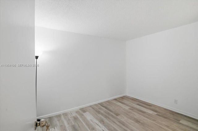 6101 N Falls Cir Drive 309, Lauderhill, FL 33319