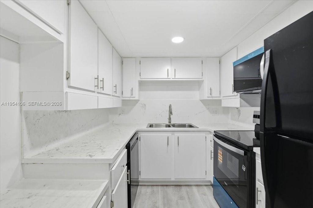 6101 N Falls Cir Drive 309, Lauderhill, FL 33319
