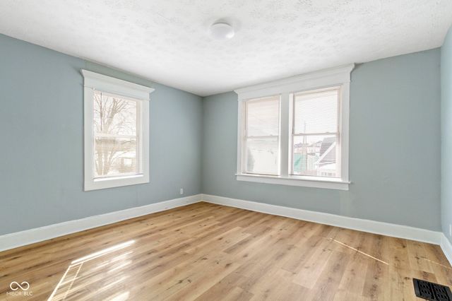 17 Parkview Avenue, Indianapolis, IN 46201