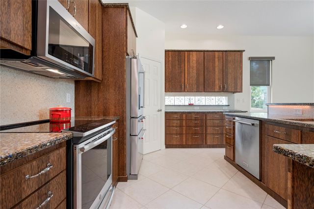 7005 GOLDRUSH LANE, Bradenton, FL 34201