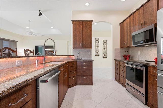 7005 GOLDRUSH LANE, Bradenton, FL 34201