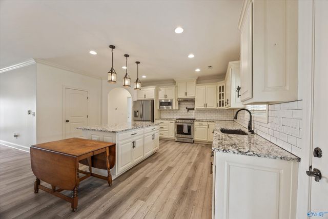 25057 Drawbaugh Road, Athens, AL 35613