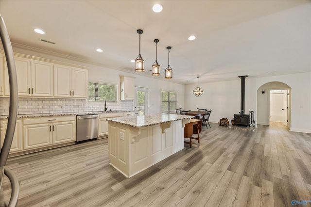 25057 Drawbaugh Road, Athens, AL 35613