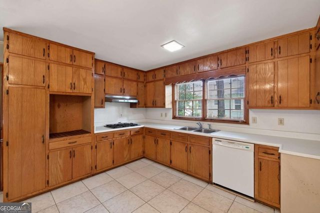 3294 Old Jonesboro Road, Hapeville, GA 30354