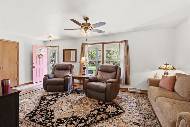 W277S8935 Hilltop LANE, Mukwonago, WI 53149