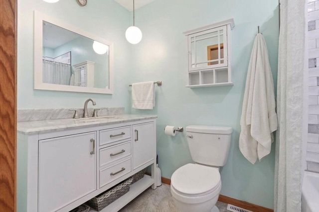 W277S8935 Hilltop LANE, Mukwonago, WI 53149