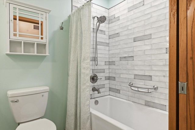 W277S8935 Hilltop LANE, Mukwonago, WI 53149