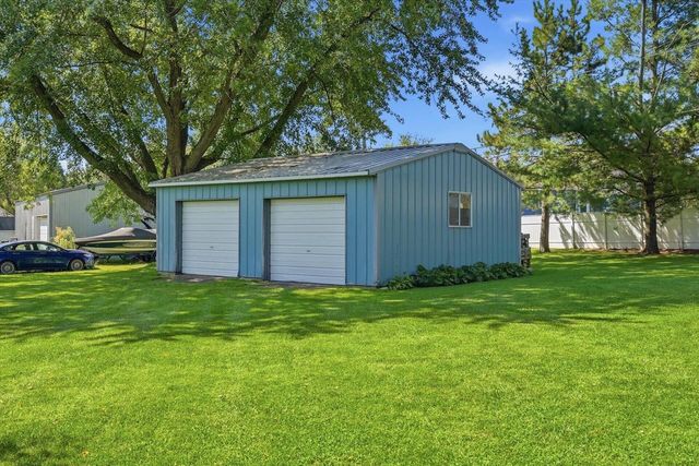 W277S8935 Hilltop LANE, Mukwonago, WI 53149