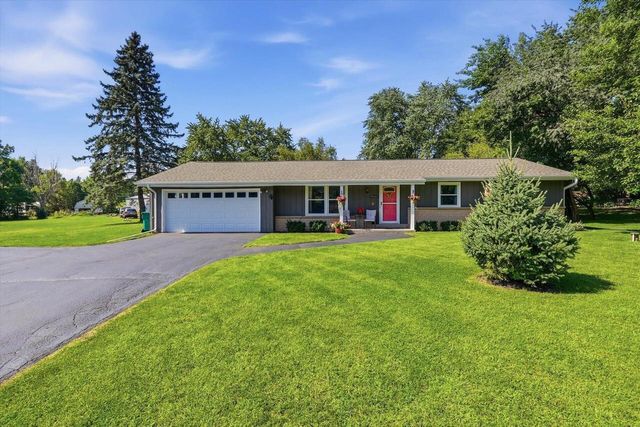 W277S8935 Hilltop LANE, Mukwonago, WI 53149