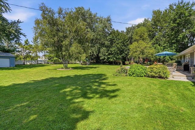 W277S8935 Hilltop LANE, Mukwonago, WI 53149