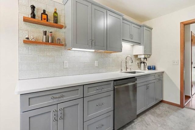 W277S8935 Hilltop LANE, Mukwonago, WI 53149