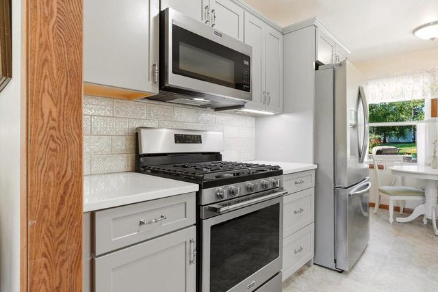 W277S8935 Hilltop LANE, Mukwonago, WI 53149