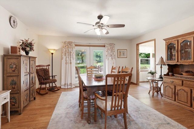 W277S8935 Hilltop LANE, Mukwonago, WI 53149