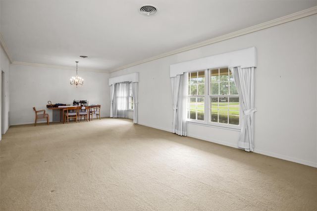 900 Wildbriar Drive, Lufkin, TX 75904