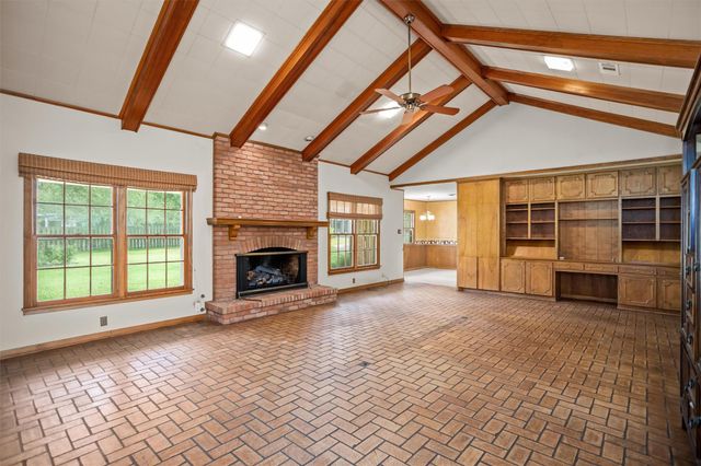 900 Wildbriar Drive, Lufkin, TX 75904