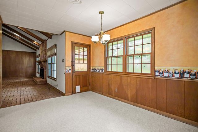 900 Wildbriar Drive, Lufkin, TX 75904