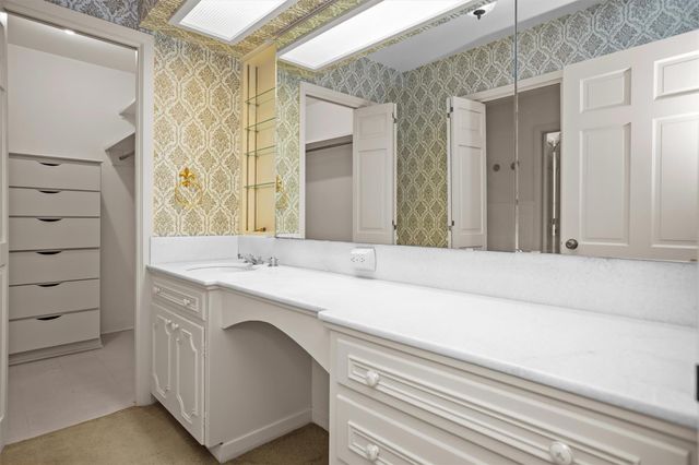 900 Wildbriar Drive, Lufkin, TX 75904