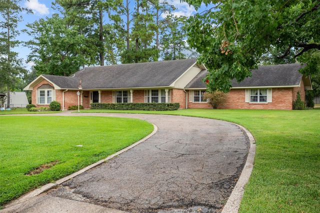 900 Wildbriar Drive, Lufkin, TX 75904