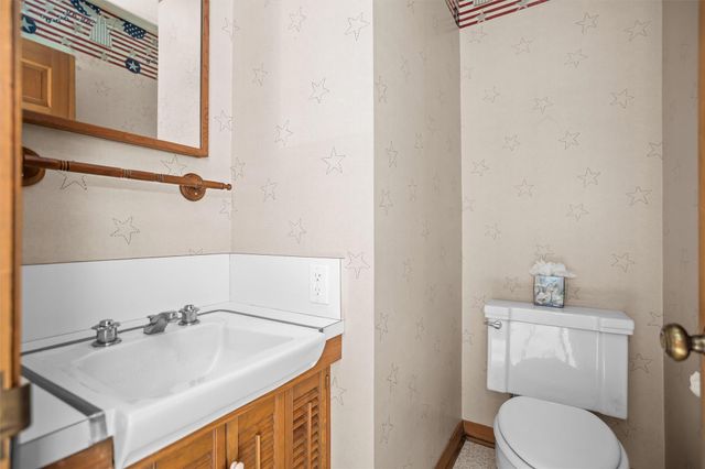 900 Wildbriar Drive, Lufkin, TX 75904