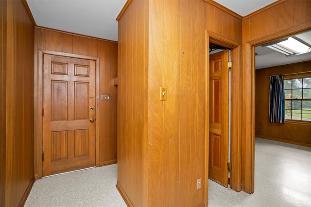 900 Wildbriar Drive, Lufkin, TX 75904