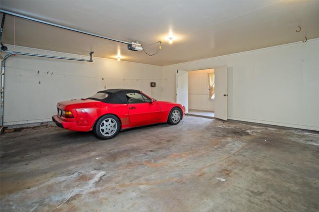 900 Wildbriar Drive, Lufkin, TX 75904