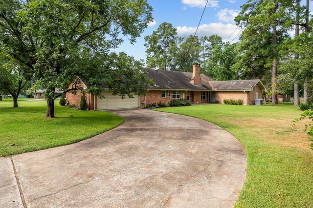 900 Wildbriar Drive, Lufkin, TX 75904