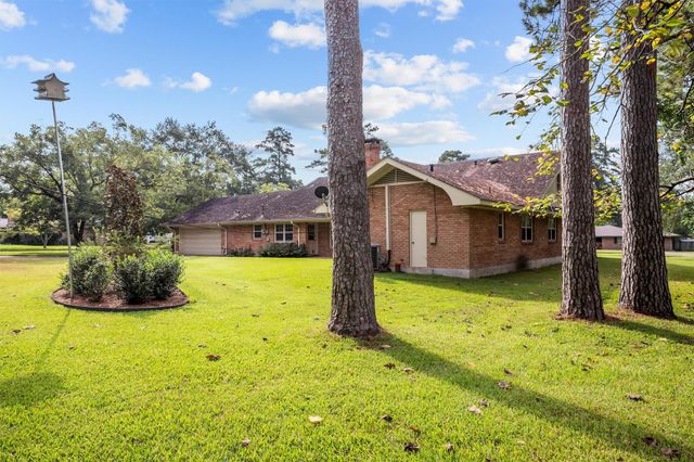 900 Wildbriar Drive, Lufkin, TX 75904