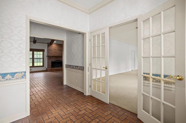 900 Wildbriar Drive, Lufkin, TX 75904