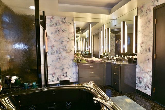 545 Thomas Lane, Girard, OH 44420